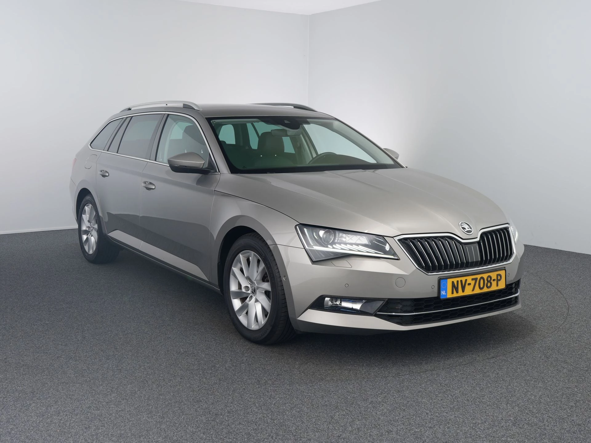 Hoofdafbeelding Škoda Superb