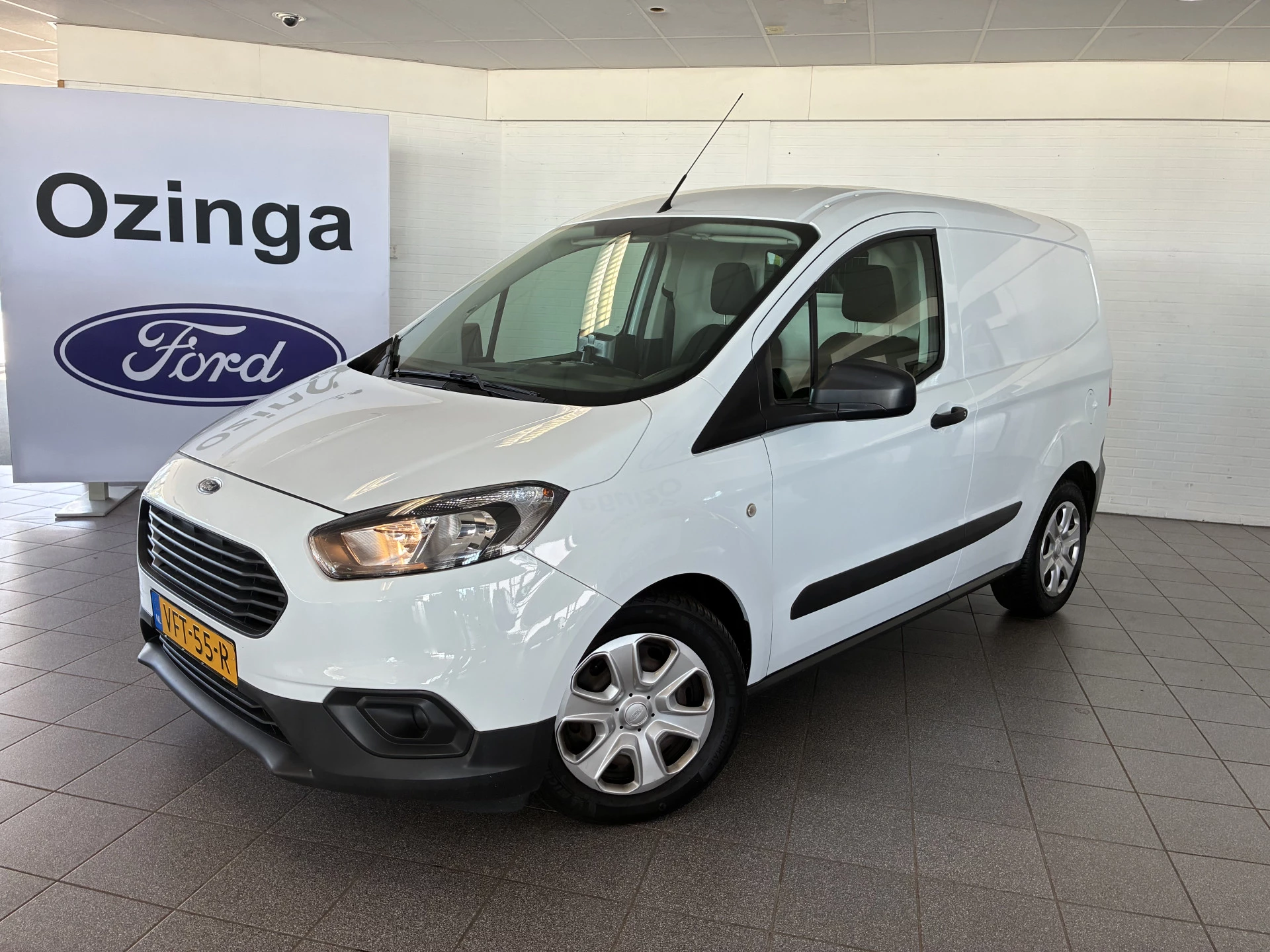 Hoofdafbeelding Ford Transit Courier