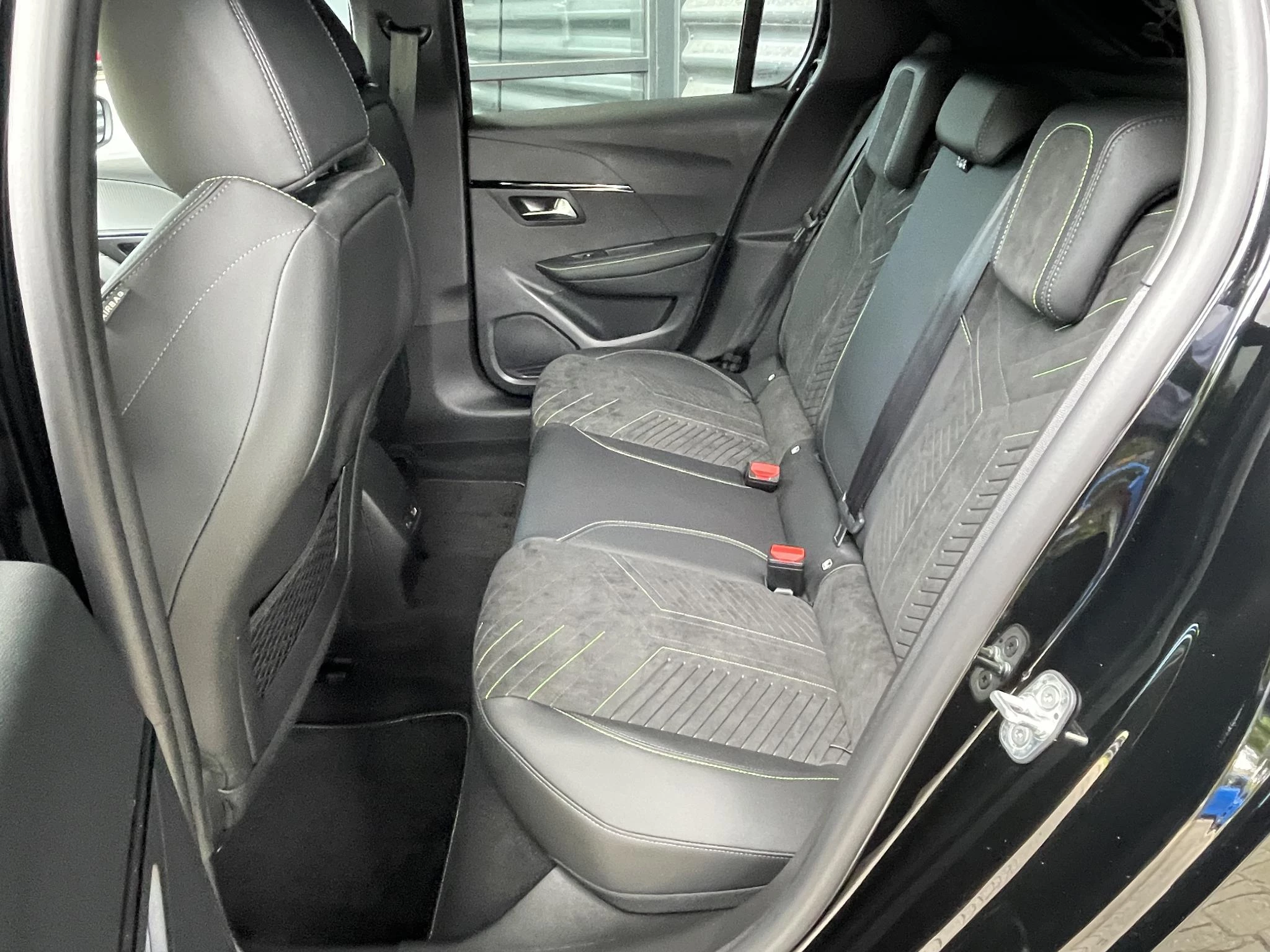 Hoofdafbeelding Peugeot e-208