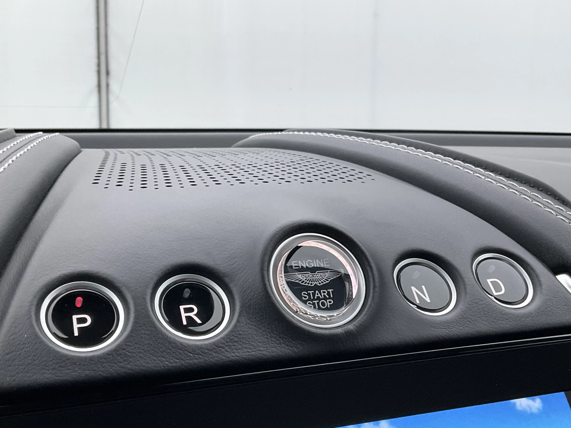 Hoofdafbeelding Aston Martin DBX