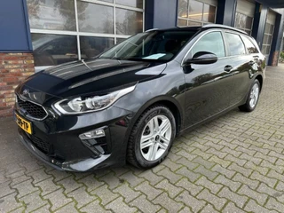 Hoofdafbeelding Kia Ceed Kia Ceed 1.0 T-GDI DYN.PLUSL. CAMERA. STUUR EN STOEL VERWARMING.