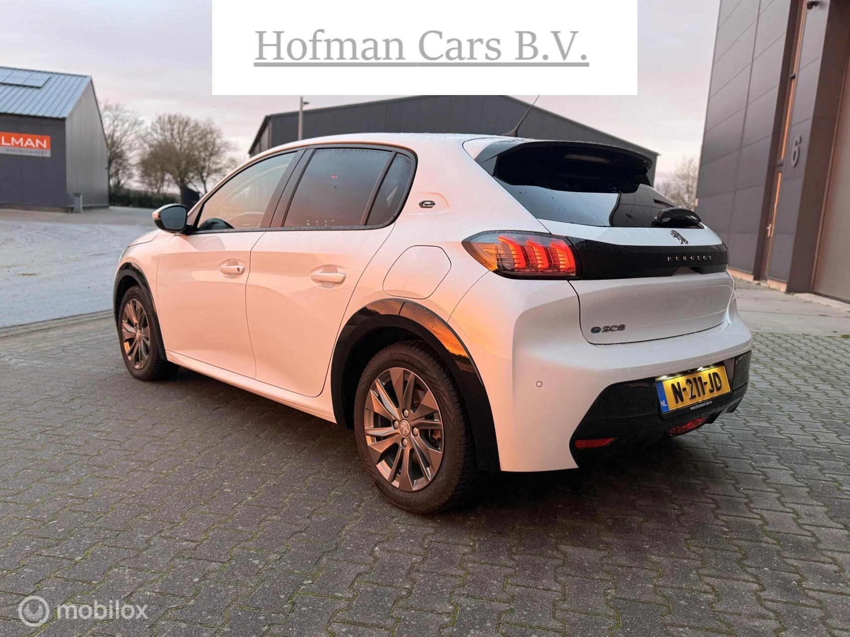 Hoofdafbeelding Peugeot e-208