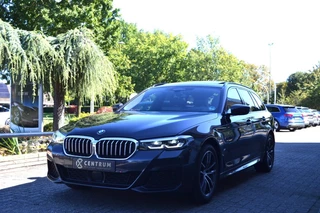 Hoofdafbeelding BMW 5 Serie BMW 5 Serie 530I M SPORT Pano - Trekhaak - Vol