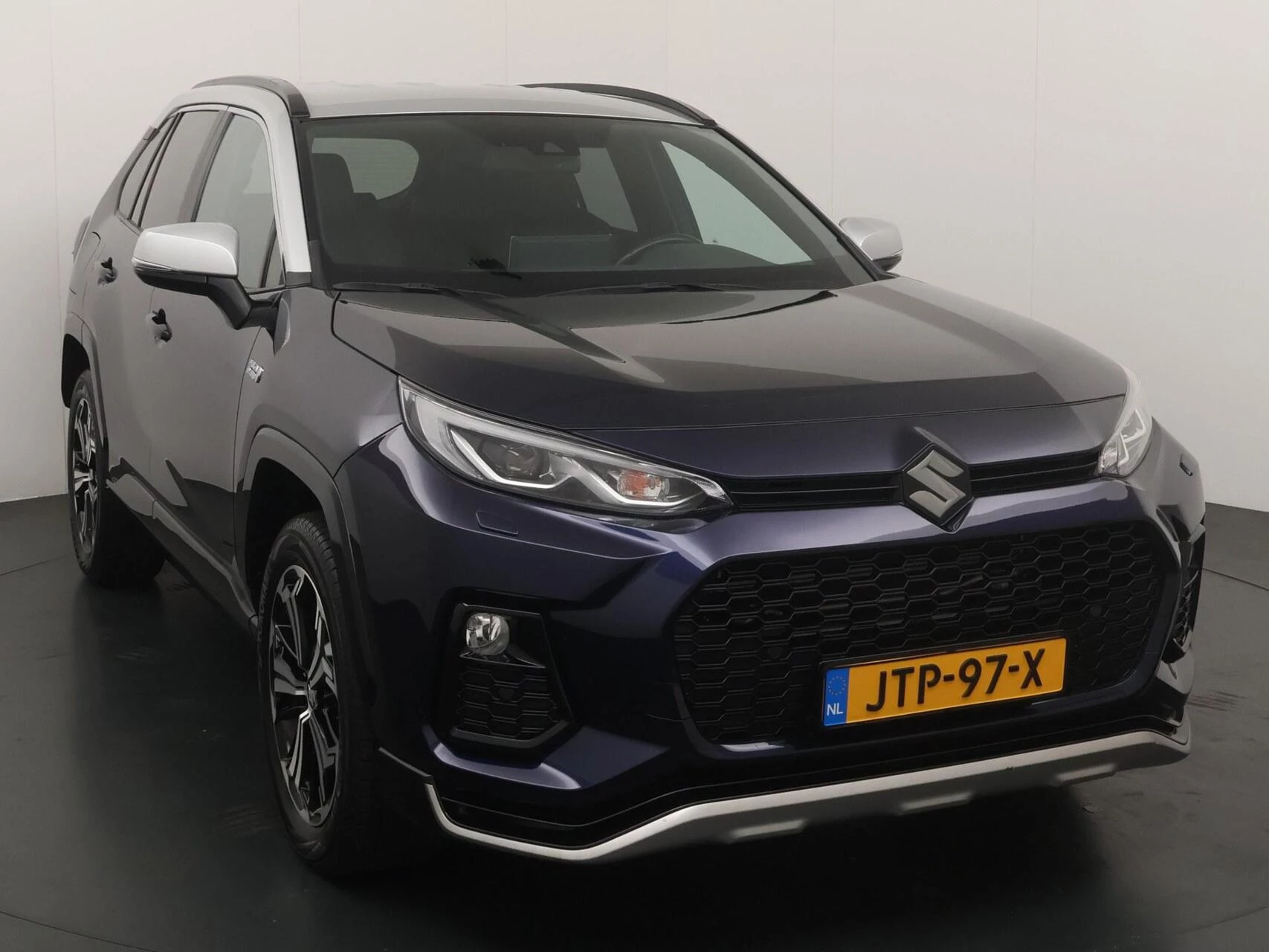 Hoofdafbeelding Suzuki Across