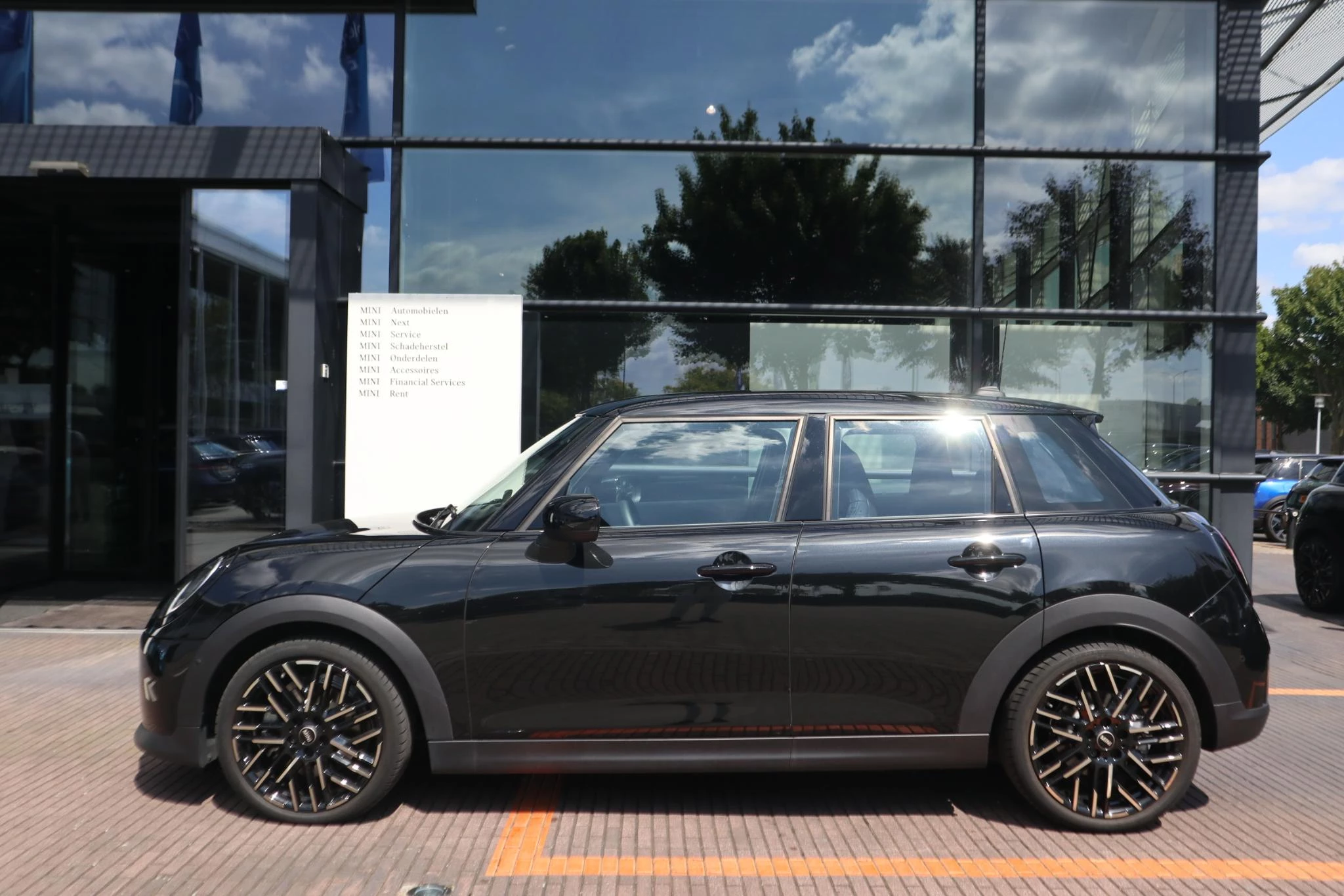 Hoofdafbeelding MINI 5-deurs