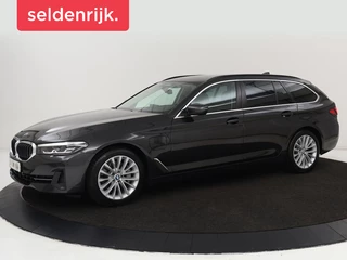 Hoofdafbeelding BMW 5 Serie BMW 5-serie 530e High Executive | Leder |  Stoel & stuurverwarming | Adaptive cruise | Carplay | Sfeerverlichting | Camera | Live Cockpit | Navigatie | Full LED