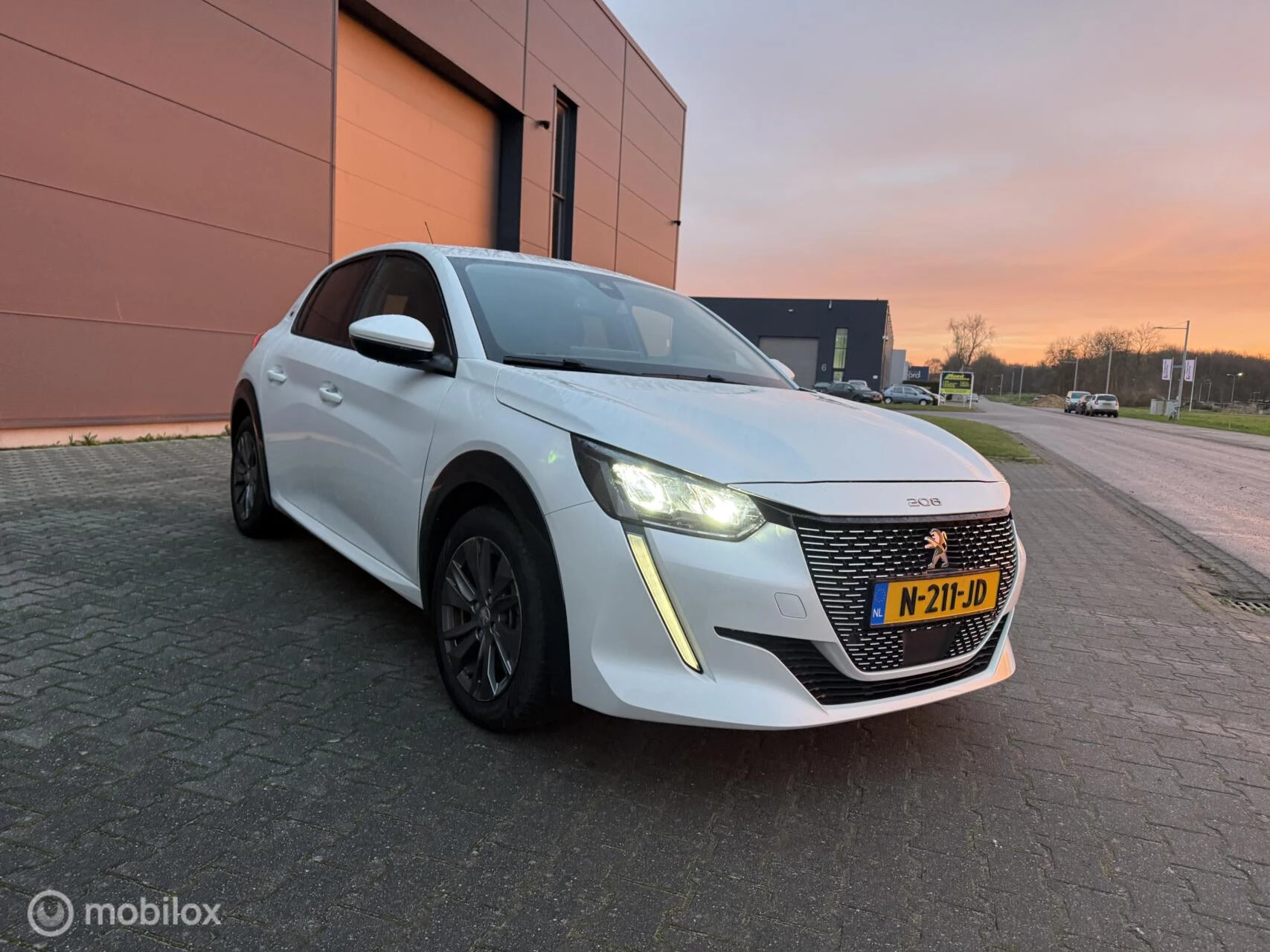 Hoofdafbeelding Peugeot e-208