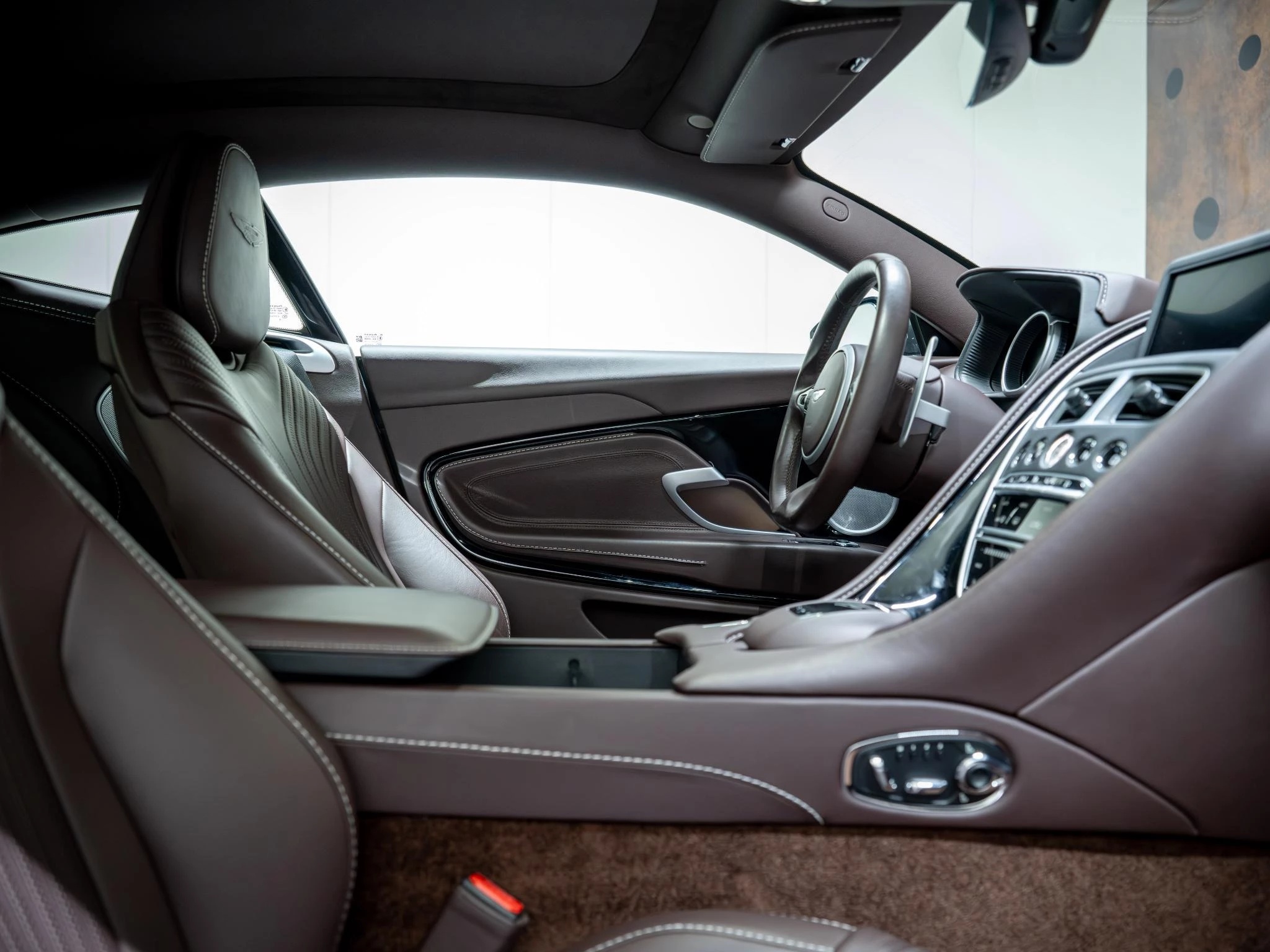 Hoofdafbeelding Aston Martin DB11