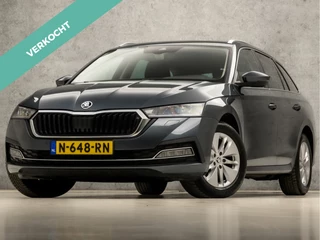 Hoofdafbeelding Škoda Octavia Škoda Octavia Combi 1.0 TSI Sportline Automaat (VIRTUAL COCKPIT, APPLE CARPLAY, GROOT NAVI, SFEERVERLICHTING, STOELVERWARMING, CAMERA, KEYLESS, GETINT GLAS, TREKHAAK, NIEUWSTAAT)