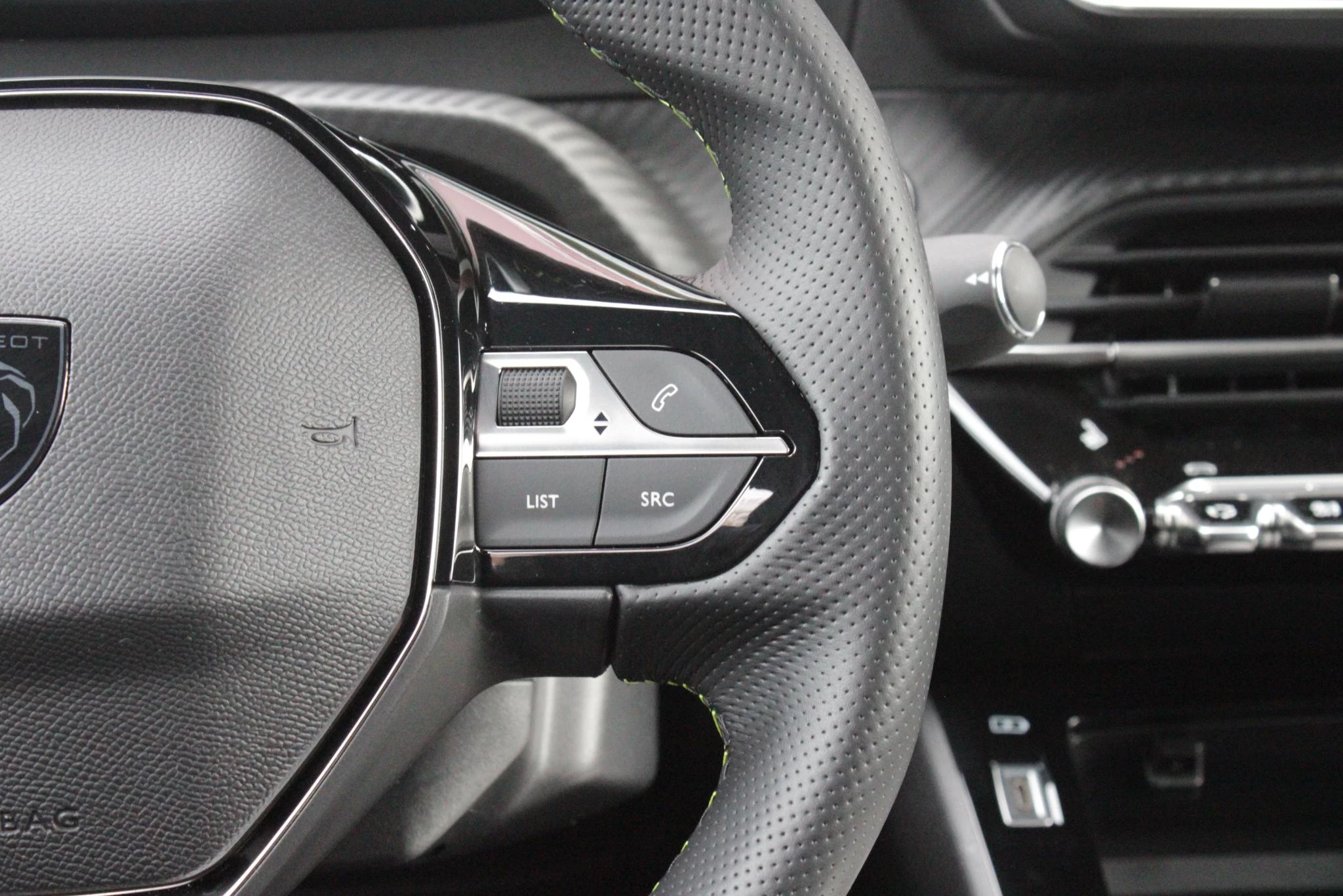 Hoofdafbeelding Peugeot e-208