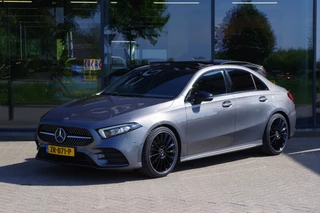 Mercedes-Benz A-Klasse 200 164 PK Automaat AMG-Line Business Solutions, Night-Pakket, Panoramadak, LED, Camera, Leder-Alcantara