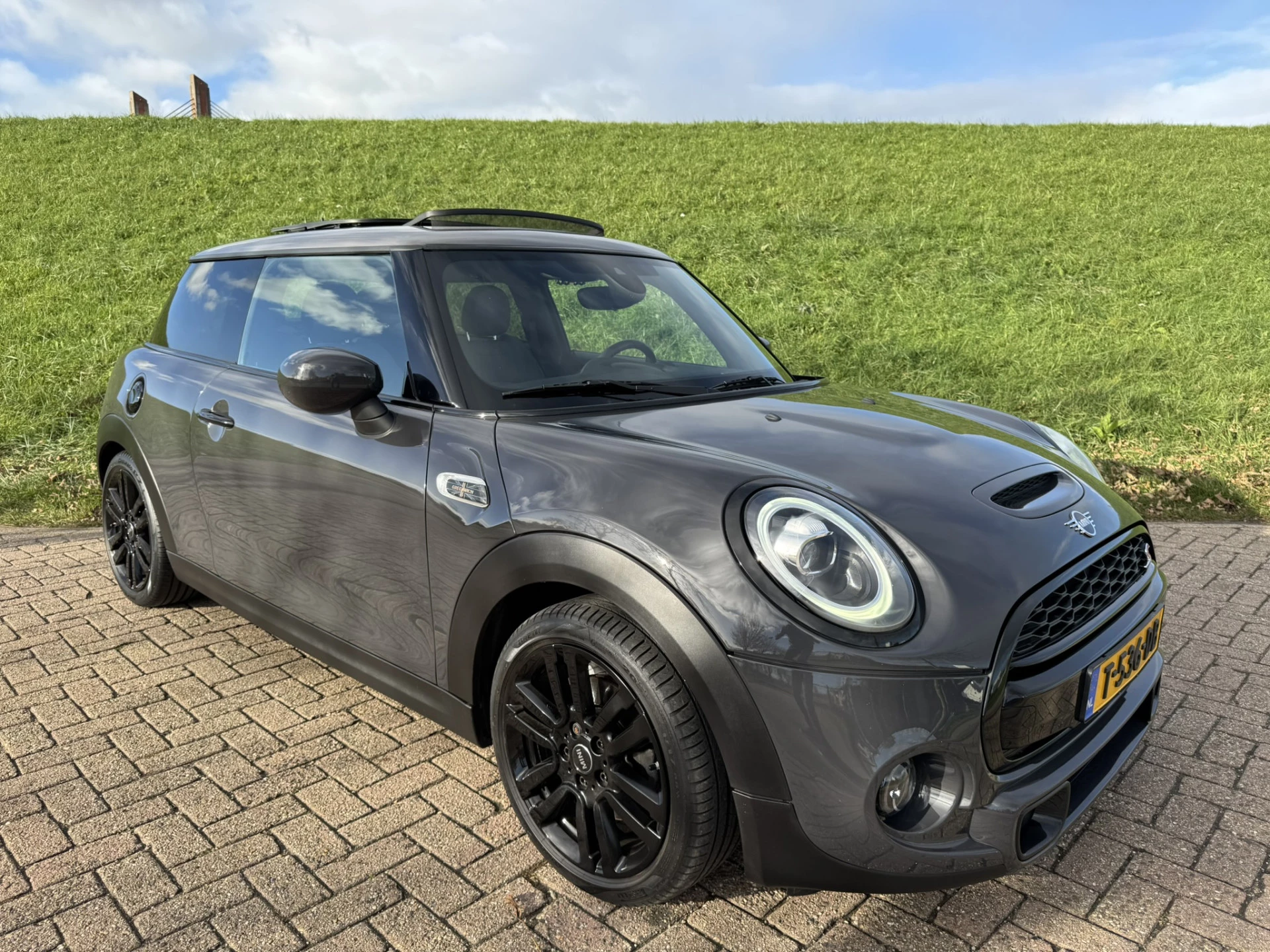 Hoofdafbeelding MINI Cooper S