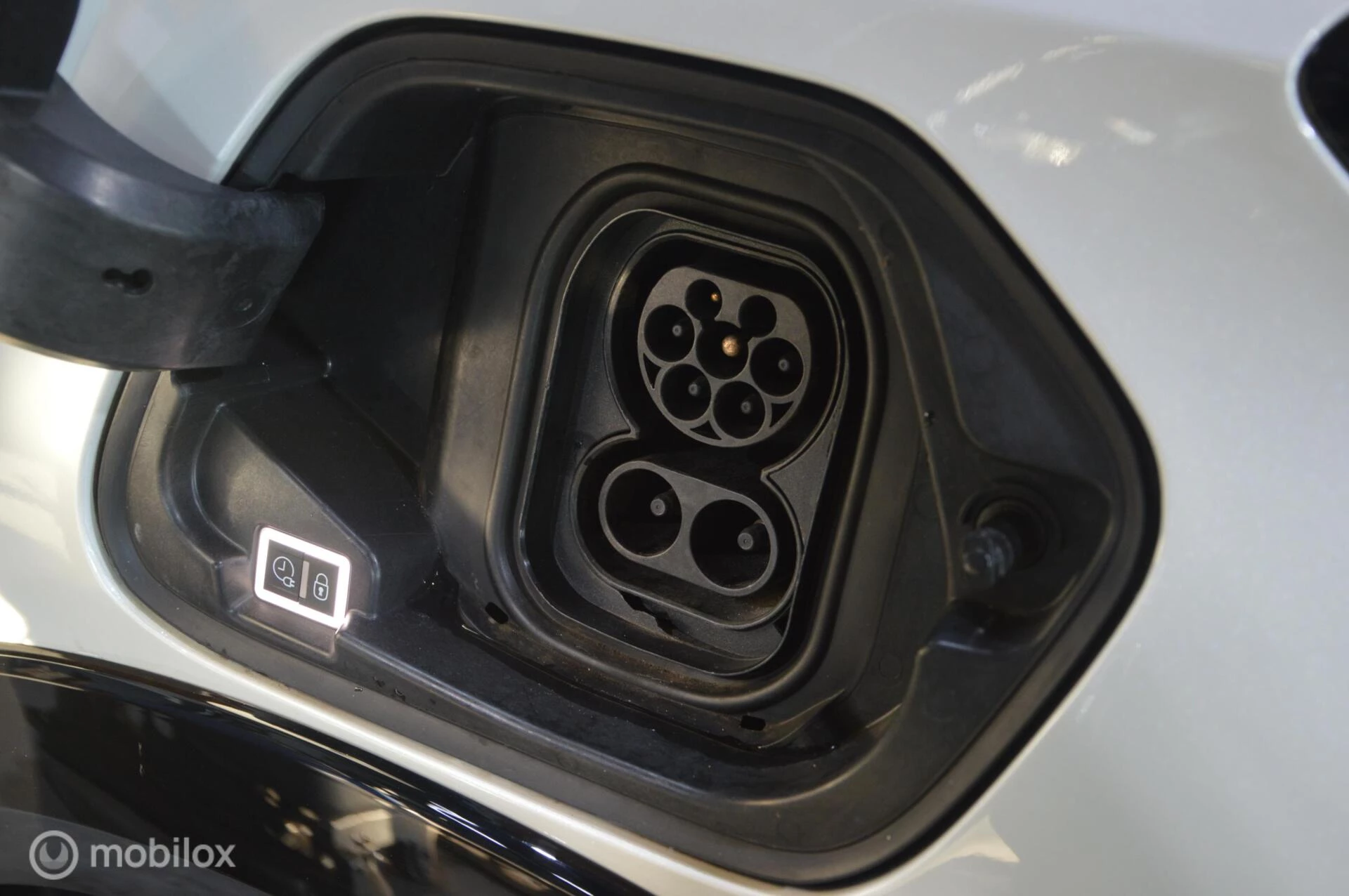 Hoofdafbeelding Peugeot e-208