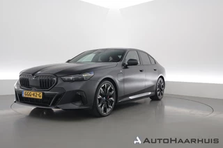 BMW 5 Serie 550e xDrive M-Sport Pro | Rijklaar! | SOH 93.7% | 6-Cilinder | Pano | Elek. Trekhaak | Bowers&Wilkins | Widescreen | Ventilatie | Stoel-stuurverw. | Sfeerverl. | 360*+PDC | LED | Elek. Klep | V