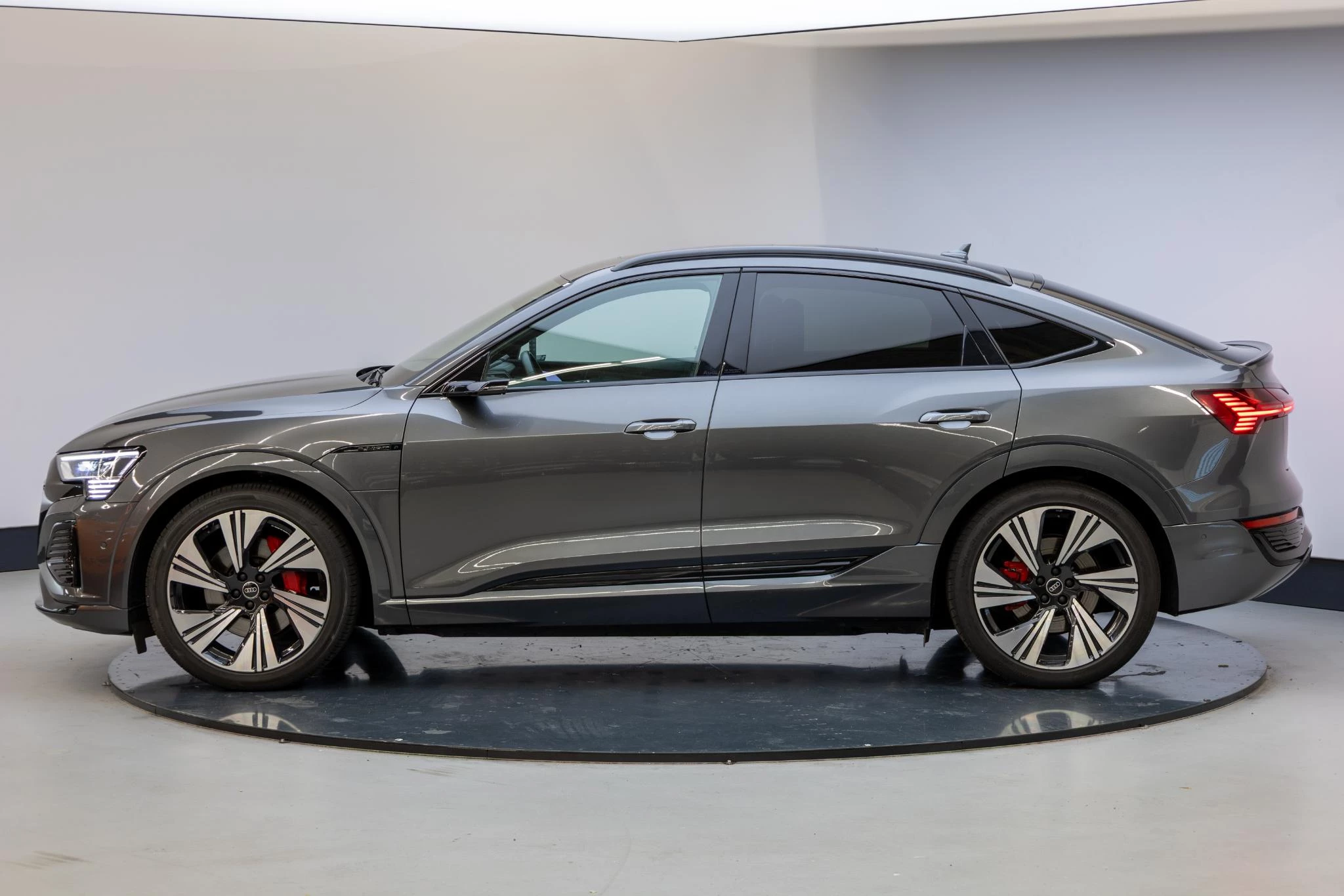 Hoofdafbeelding Audi Q8 Sportback e-tron