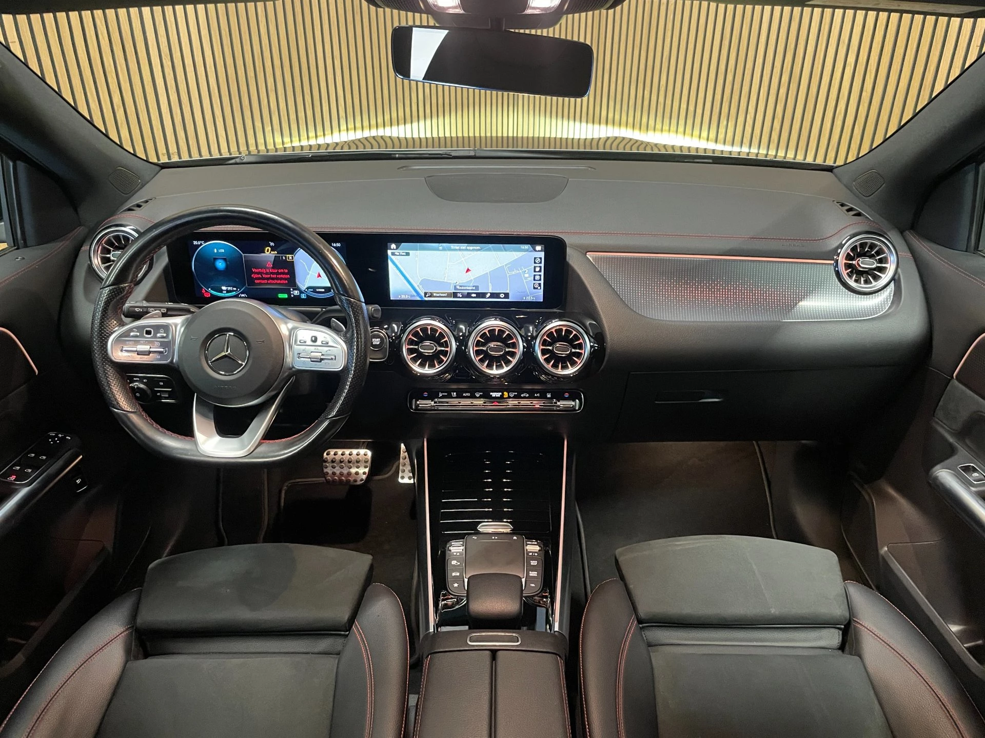 Hoofdafbeelding Mercedes-Benz EQA