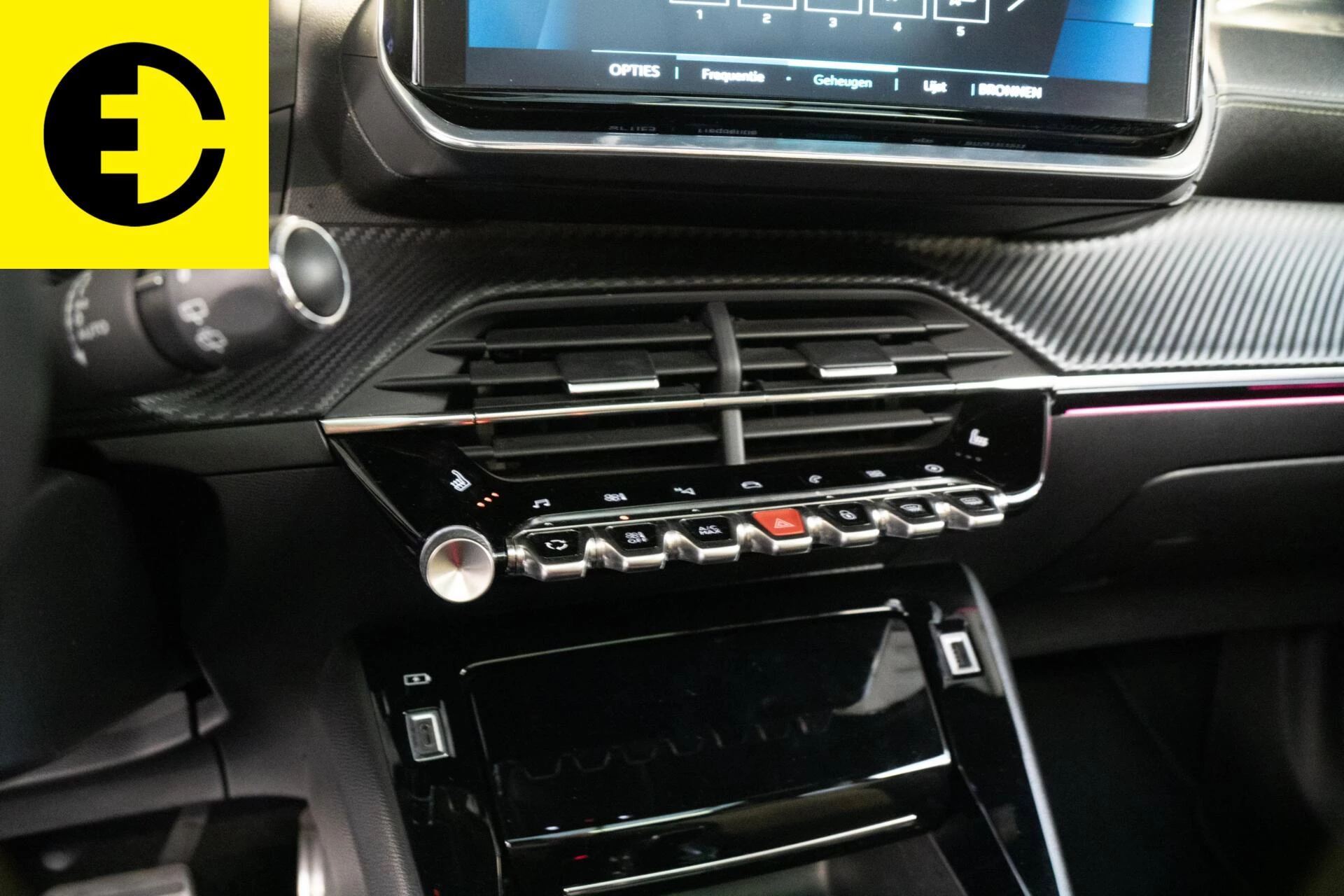 Hoofdafbeelding Peugeot e-2008