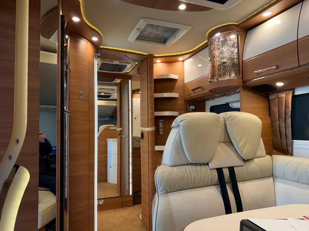 Hoofdafbeelding Carthago Chic C-line