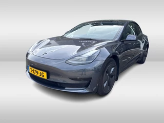 Tesla Model 3 Standard RWD Plus / SoH 90,9 % / FACELIFT / Warmtepomp / Autopilot / Panoramadak / Camera / Leder / 18'' / Leder / Premium Audio