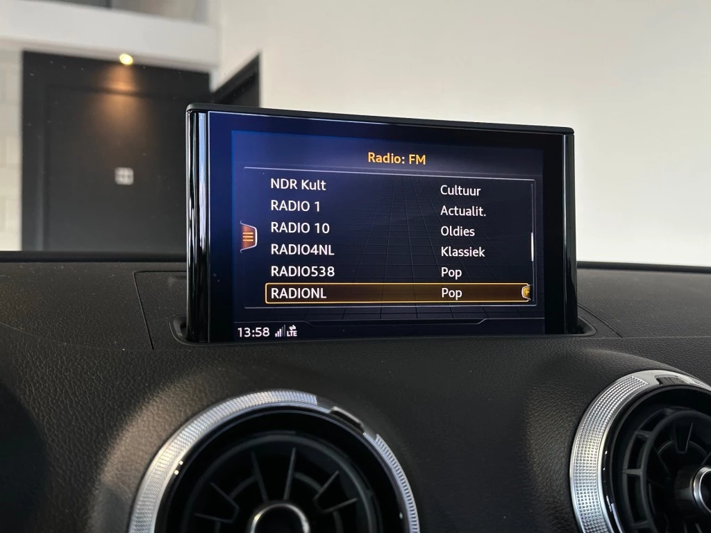 Hoofdafbeelding Audi Cabriolet