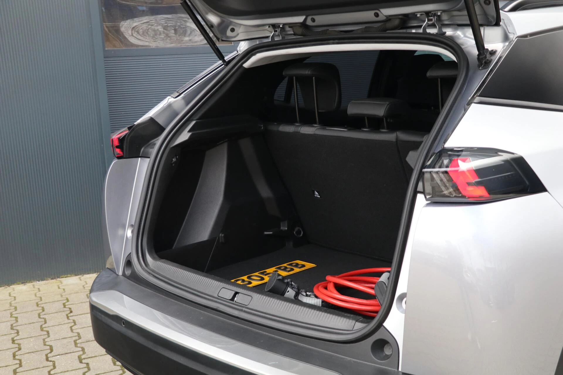 Hoofdafbeelding Peugeot e-2008