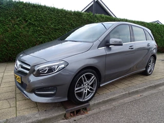 Hoofdafbeelding Mercedes-Benz B-Klasse Mercedes-Benz B-Klasse 180 AMBITION AMG Line-Automaat-Blth-Clima-Navigatie