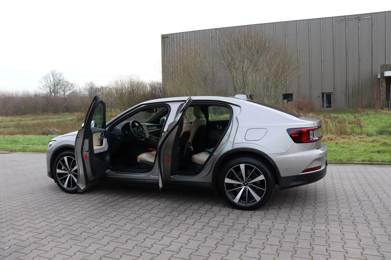 Hoofdafbeelding Polestar 2