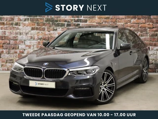 BMW 5 Serie Sedan 530i High Executive M Sport Pakket Automaat / Navigatie Professional / Schuif-/kanteldak / Harman Kardon / Comfortstoelen / Soft Close / Neerklapbare Achterbank / Adaptieve LED-koplampen / Head-Up Display / Active Steering / Exklusive Leder 'Nappa'  / 20 Inch