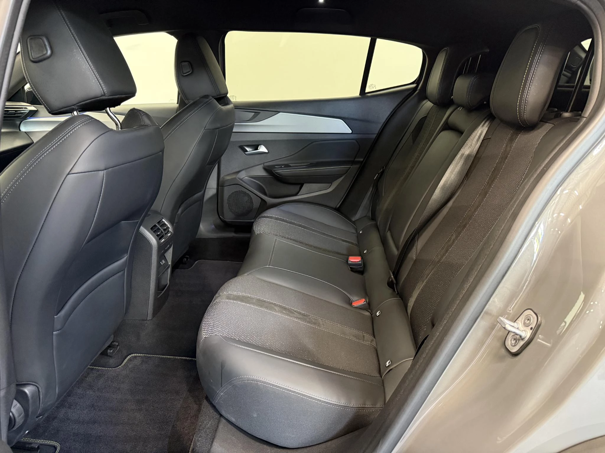 Hoofdafbeelding Peugeot 408