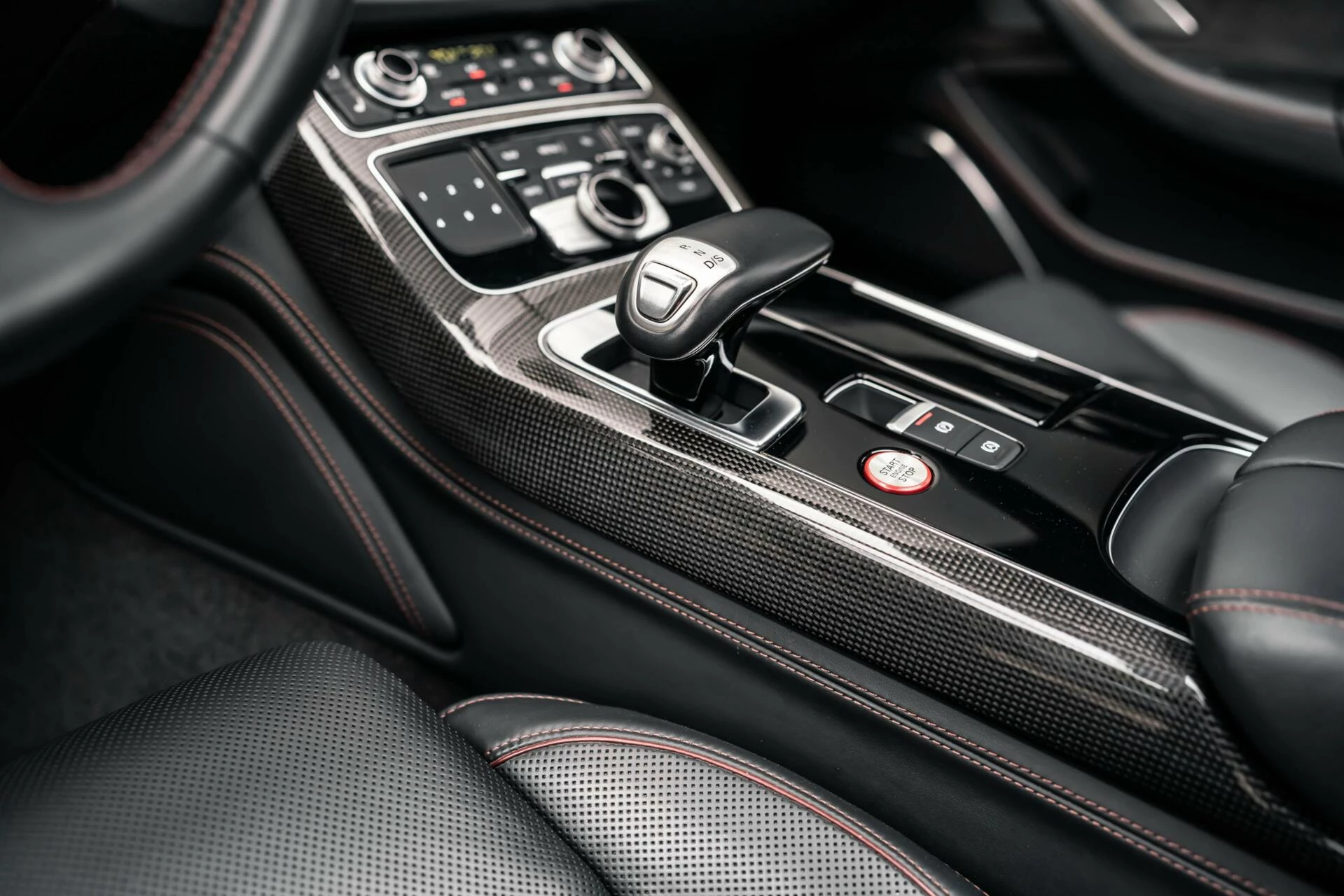 Hoofdafbeelding Audi S8
