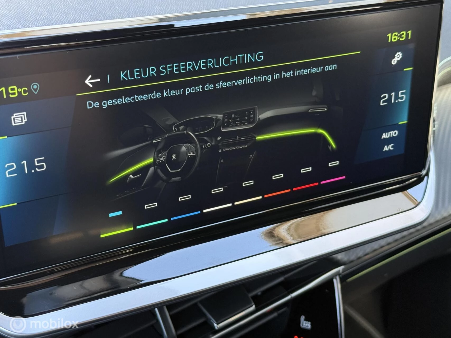 Hoofdafbeelding Peugeot e-208