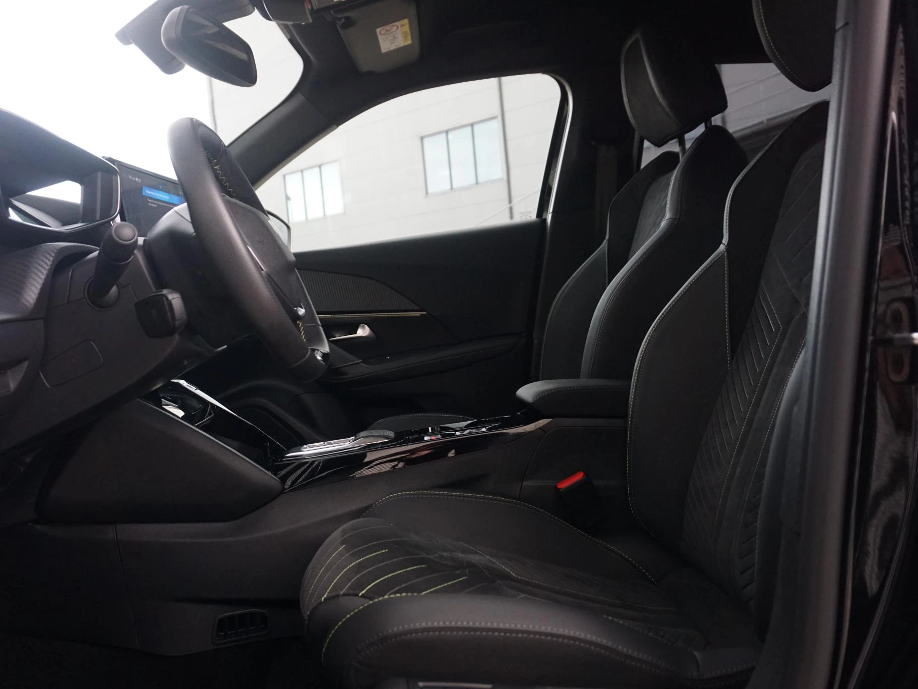 Hoofdafbeelding Peugeot e-2008