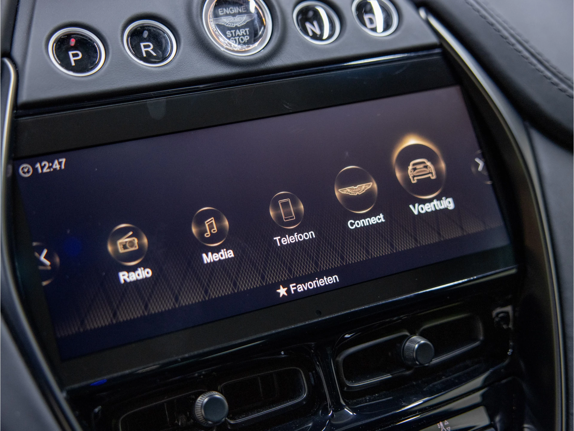 Hoofdafbeelding Aston Martin DBX