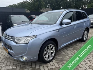 Mitsubishi Outlander 2.0 PHEV Instyle DAKJE / LEER / TREKHAAK / ROCKFORT