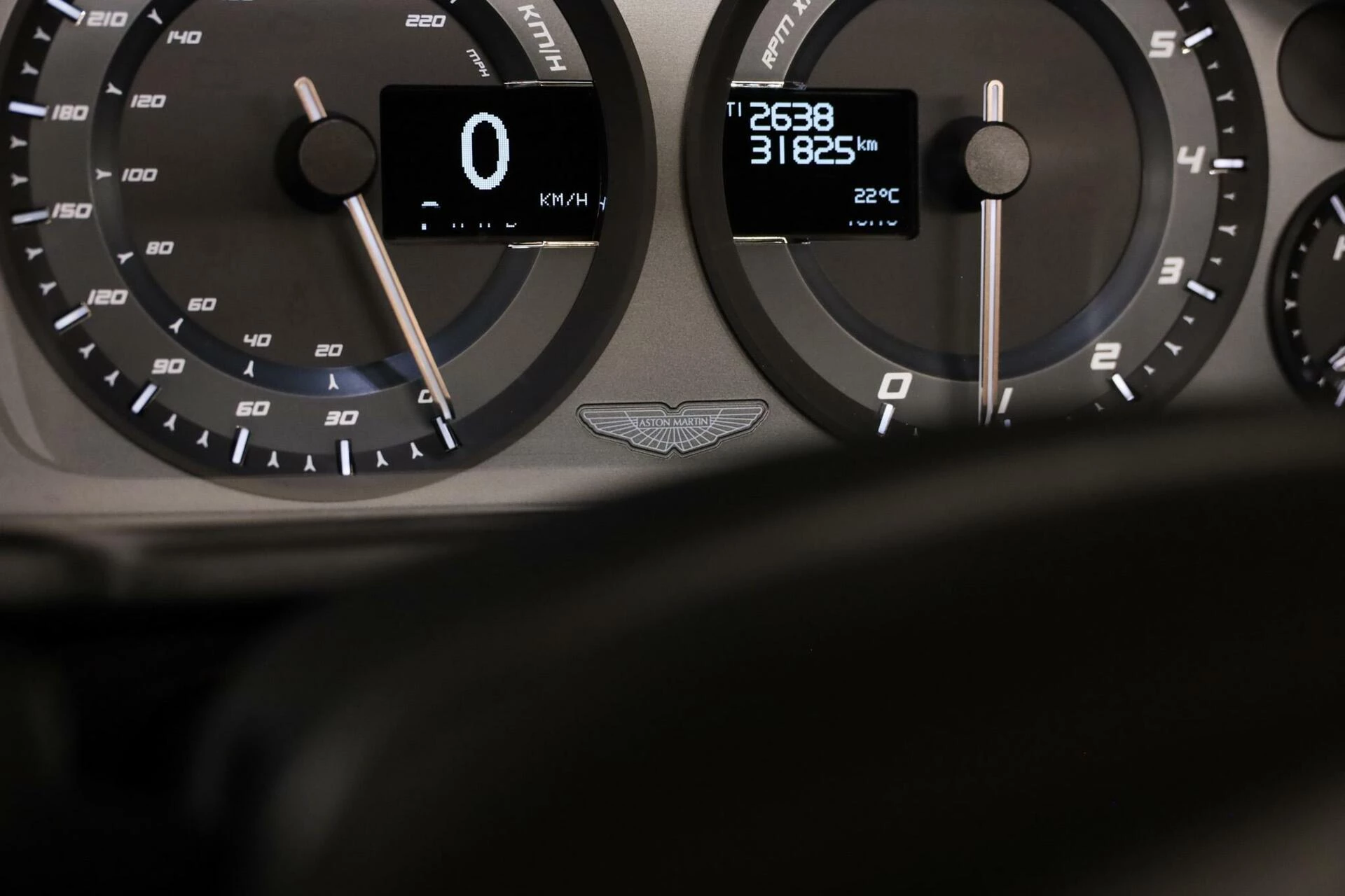 Hoofdafbeelding Aston Martin V12 Vanquish