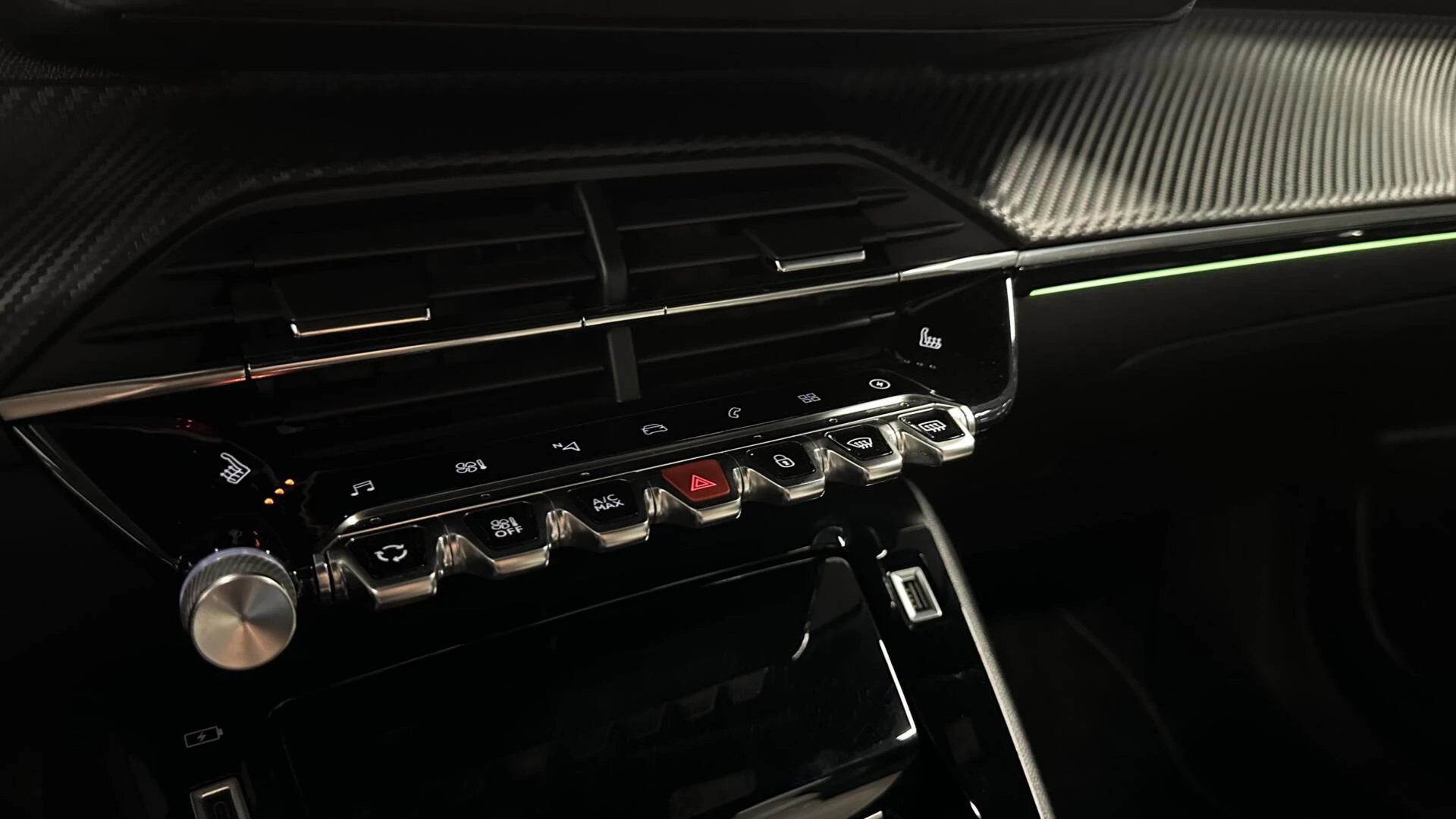 Hoofdafbeelding Peugeot e-2008