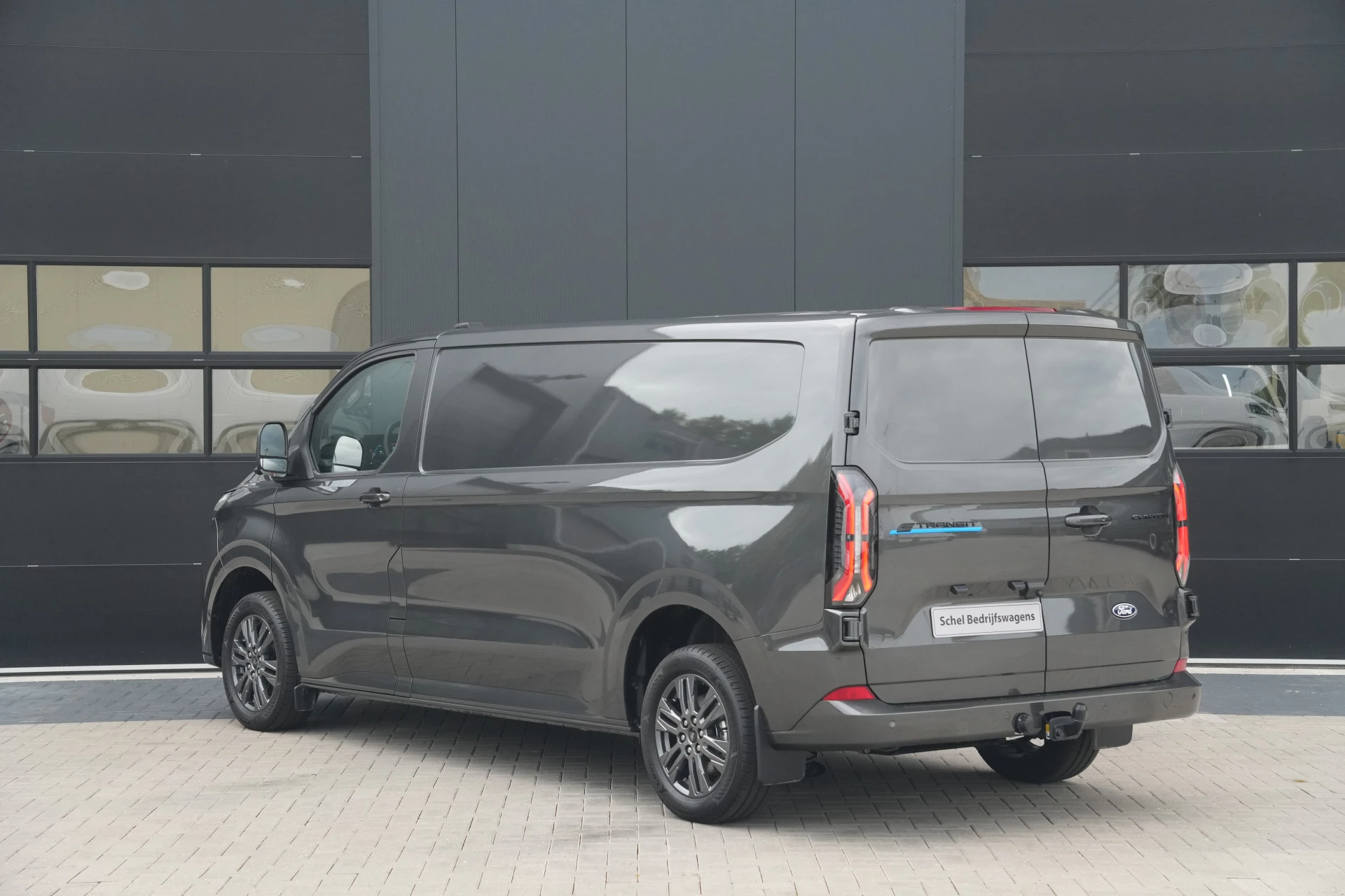 Hoofdafbeelding Ford E-Transit Custom