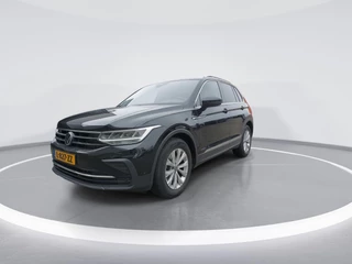 Volkswagen Tiguan 1.5 TSI Life Navigatie l Stoelverwarming l Wegklapbare Trekhaak l Garantie tot maart 2026 of 100.000KM