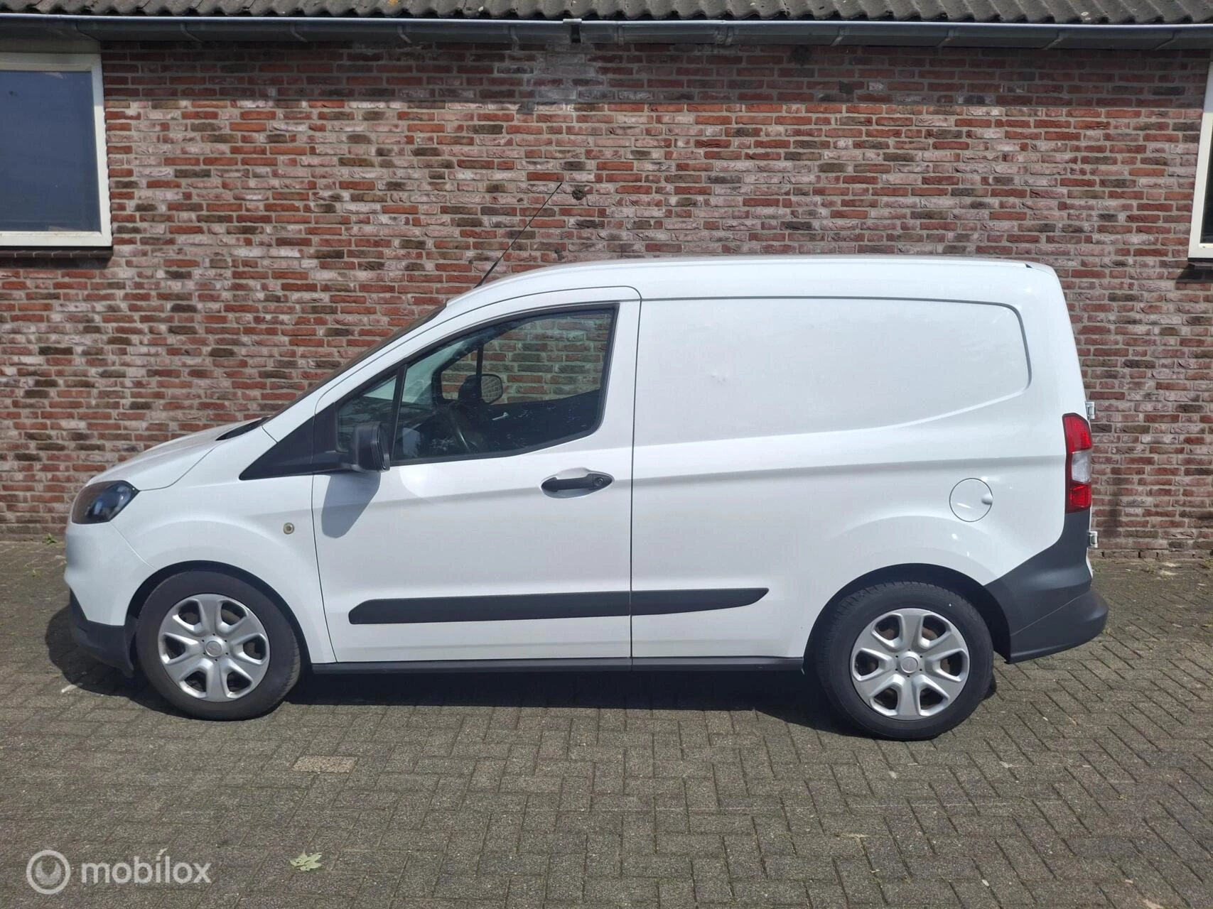 Hoofdafbeelding Ford Transit Courier