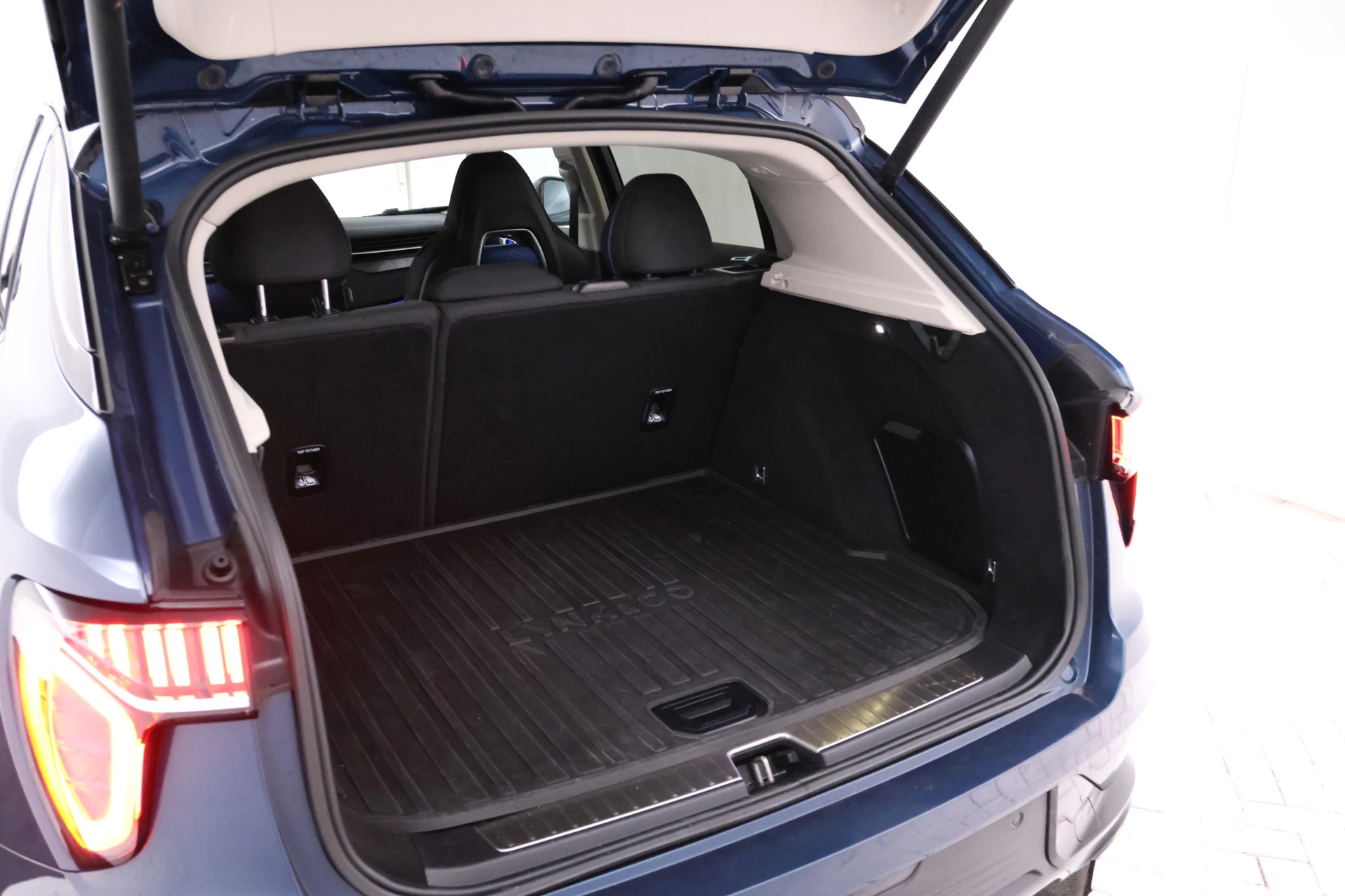 Hoofdafbeelding Lynk & Co 01