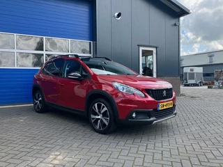 Hoofdafbeelding Peugeot 2008 Peugeot 2008 1.2 PureTech GT-line pano nieuwe distributie