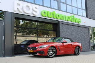 Hoofdafbeelding BMW Z4 BMW Z4 Roadster sDrive20i High Executive | STOELVERWARMING | SFEER | CARPLAY | LEDER |