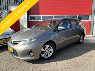 Hoofdafbeelding Toyota Auris Toyota Auris Touring Sports 1.8 Hybrid Aspiration TREKHAAK / CAMERA / CLIMA / BLUETOOTH / CRUISE / NL-AUTO