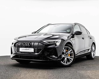 Hoofdafbeelding Audi e-tron Audi e-tron Sportback 55 Quattro S-LINE 95 kWh (300kW/408pk) ** MATRIX, S-SPORTST, DIAMANT LEDER, PANO, VERW. ST, 21-inch LMV, OPTIK SCHWARZ ** UNFALLFREI ** ** INFORMEER OOK NAAR ONZE AANTREKKELIJKE FINANCIAL-LEASE TARIEVEN **