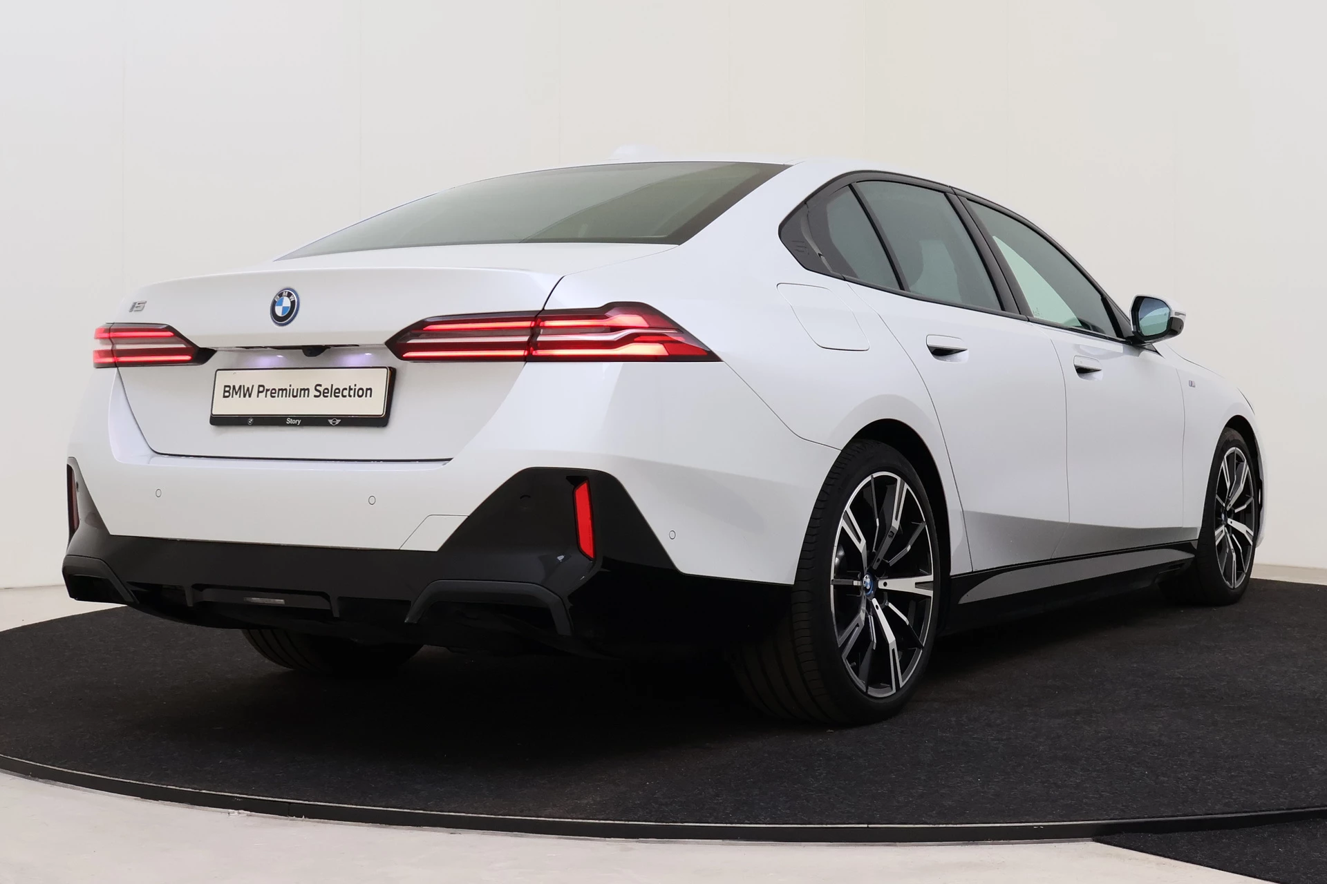 Hoofdafbeelding BMW i5