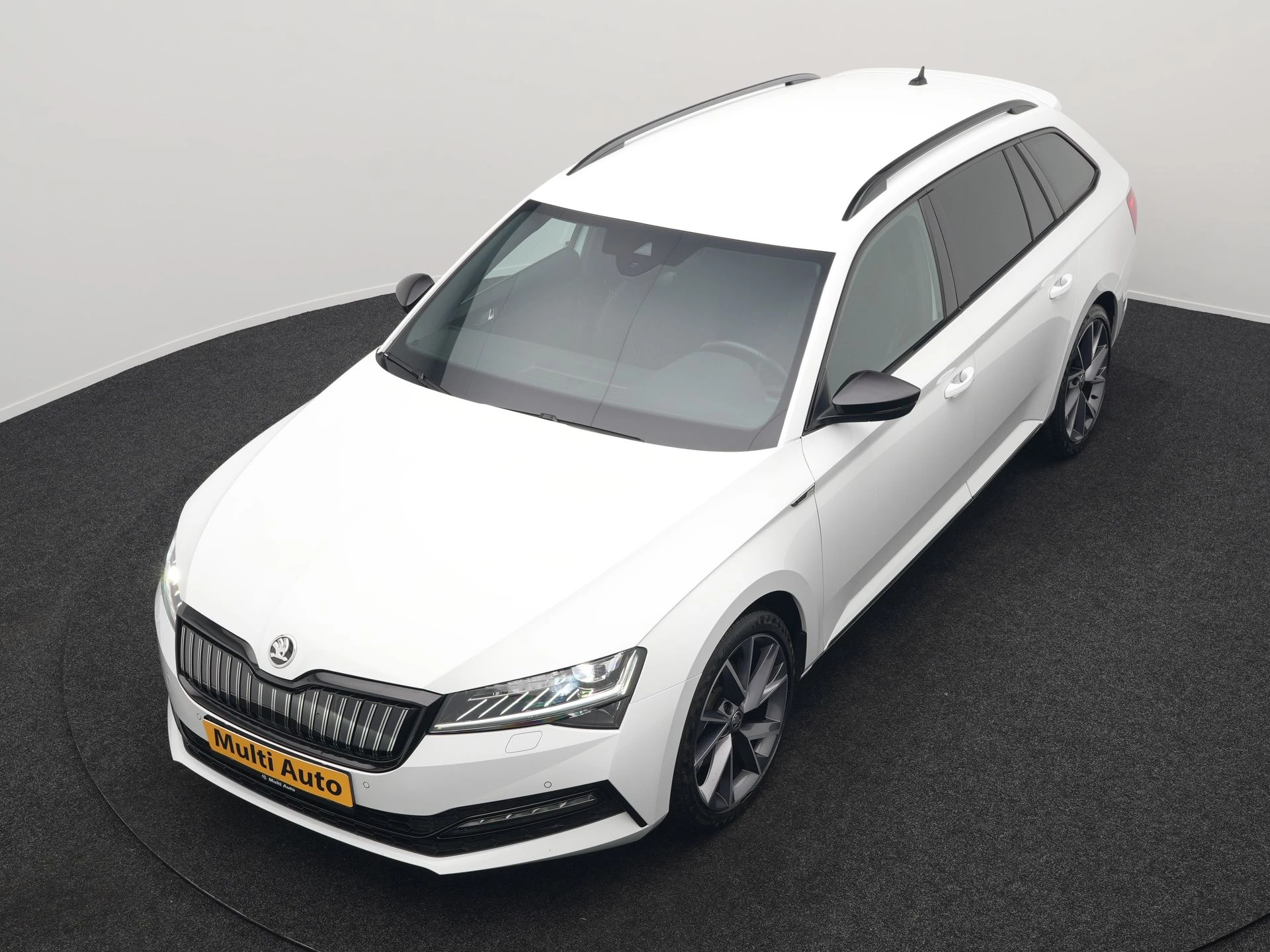 Hoofdafbeelding Škoda Superb