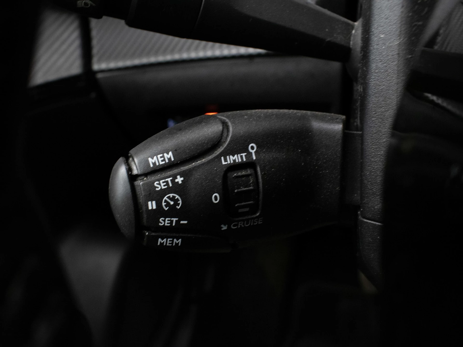 Hoofdafbeelding Peugeot e-2008