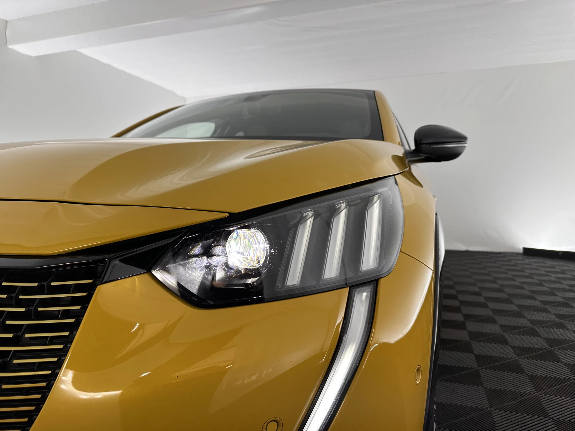 Hoofdafbeelding Peugeot e-208