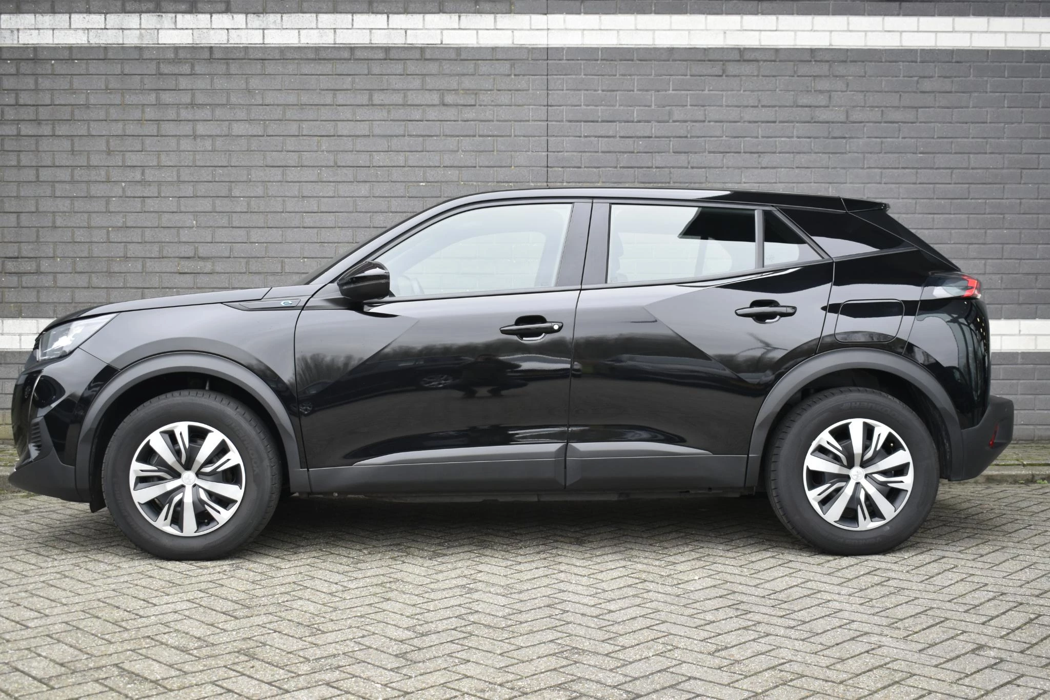 Hoofdafbeelding Peugeot e-2008