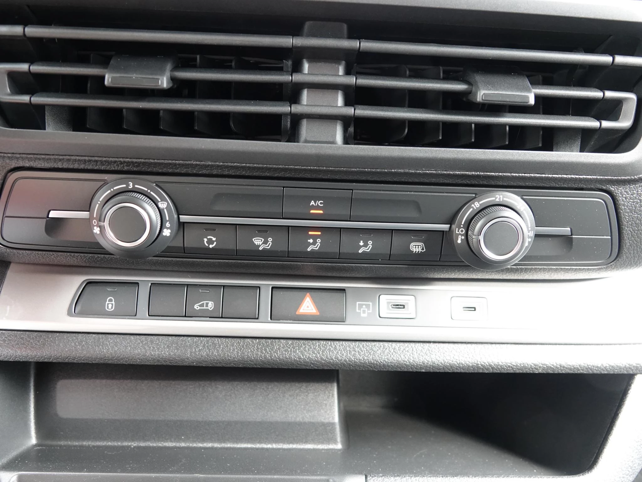 Hoofdafbeelding Opel Vivaro-e